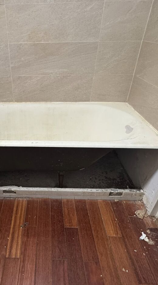 Vue d'ensemble avant rénovation complète de la salle de bain